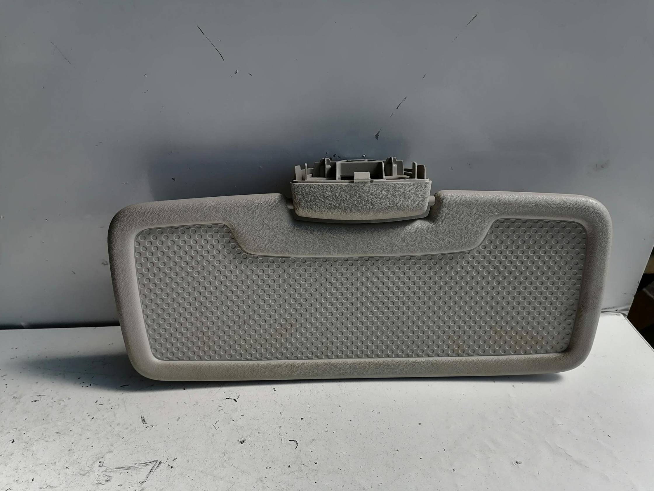 Aletta parasole parabrezza dx.